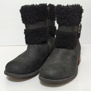 UGG Blayre II boots. Women's size 7